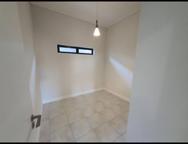 1 BEDROOM PROPERTY TO RENT IN GREENBAY ECO ESTATE